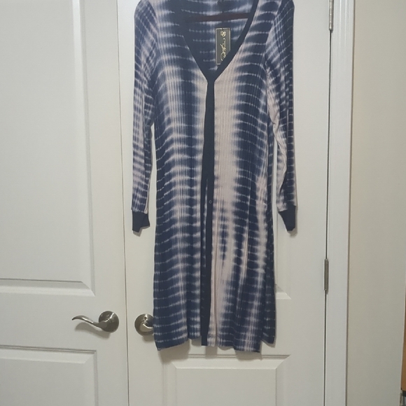 Duster - Picture 1 of 7